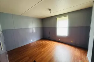 217 E Schulz St, Marion, TX 78124 - Photo 14