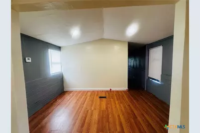 217 E Schulz Street, Marion, TX 78124 - Photo 8