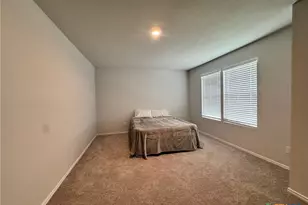 404 Jean St, Seguin, TX 78155 - Photo 10