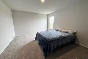 404 Jean St, Seguin, TX 78155 - Photo 12