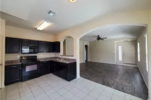 1536 Gateshead Dr, Seguin, TX 78155 - Photo 8