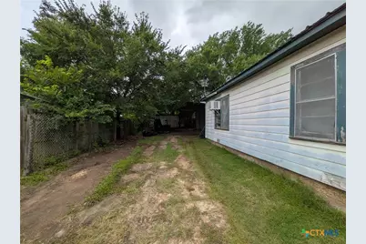 602 Andrews Street, Gatesville, TX 76528 - Photo 16