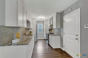 1905 Castle Gate Cir, San Marcos, TX 78666 - Photo 10