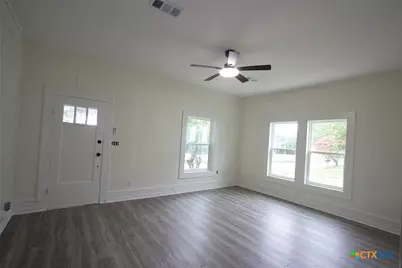 106 N Pear Street, Rockdale, TX 76567 - Photo 2