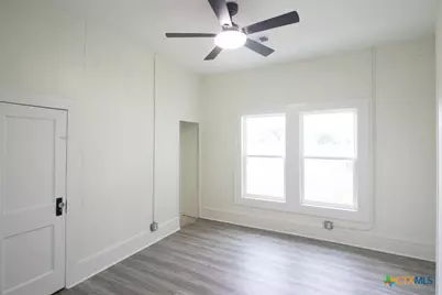 106 N Pear Street, Rockdale, TX 76567 - Photo 4