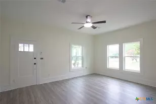 106 N Pear St, Rockdale, TX 76567 - Photo 8