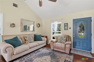 554 W Austin St, Luling, TX 78648 - Photo 10