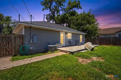 554 West Austin Street, Luling, TX 78648 - Photo 34