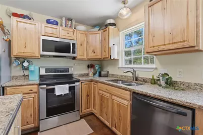 554 West Austin Street, Luling, TX 78648 - Photo 16