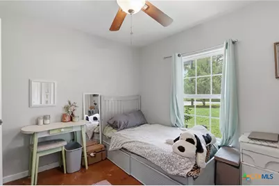 554 West Austin Street, Luling, TX 78648 - Photo 28
