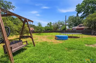 554 W Austin St, Luling, TX 78648 - Photo 38