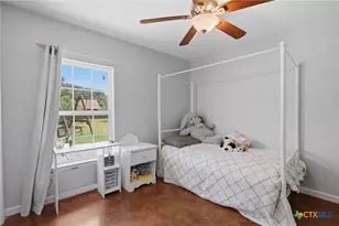 554 W Austin St, Luling, TX 78648 - Photo 32