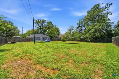 554 West Austin Street, Luling, TX 78648 - Photo 40