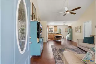 554 W Austin St, Luling, TX 78648 - Photo 8