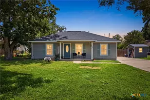 554 W Austin St, Luling, TX 78648 - Photo 2