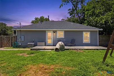 554 West Austin Street, Luling, TX 78648 - Photo 36
