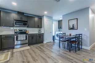 615 E 9th Ave, Belton, TX 76513 - Photo 6