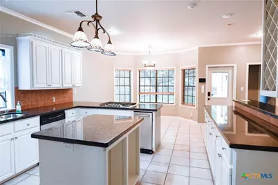 406 Woodway Drive, Victoria, TX 77904 - Photo 6