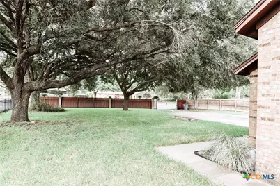 406 Woodway Drive, Victoria, TX 77904 - Photo 20