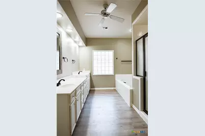 406 Woodway Drive, Victoria, TX 77904 - Photo 14