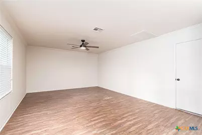 5404 Southern Crossing Drive, Temple, TX 76502 - Photo 8