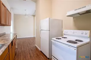 306 E Brazos A & B St, Victoria, TX 77901 - Photo 8