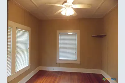 959 Lee Street, New Braunfels, TX 78130 - Photo 4
