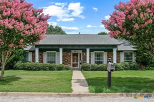 300 Green Ave, Palacios, TX 77465 - Photo 1