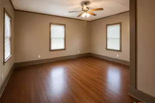 312 Willow Ave, Luling, TX 78648 - Photo 14