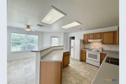 2051 Club Crossing, New Braunfels, TX 78130 - Photo 8