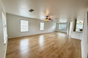 2051 Club Crossing, New Braunfels, TX 78130 - Photo 4