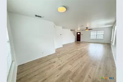 2051 Club Crossing, New Braunfels, TX 78130 - Photo 6