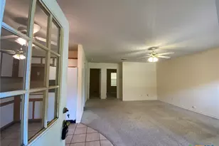 570 Beverly Ln, New Braunfels, TX 78130 - Photo 4