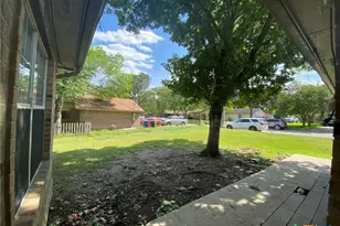 570 Beverly Ln, New Braunfels, TX 78130 - Photo 2