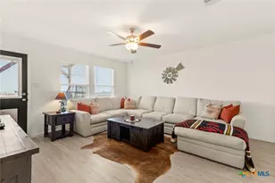 9129 Navarro Vis, Seguin, TX 78155 - Photo 12