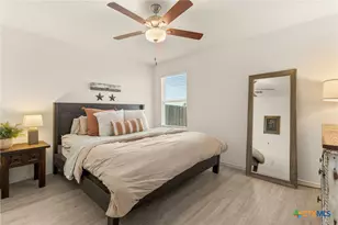9129 Navarro Vis, Seguin, TX 78155 - Photo 16