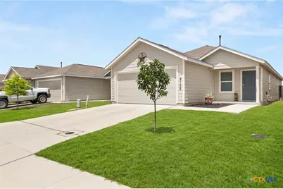 9129 Navarro Vista, Seguin, TX 78155 - Photo 2