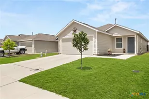 9129 Navarro Vis, Seguin, TX 78155 - Photo 2