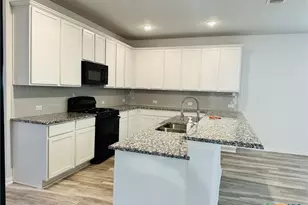 8907 Ladbroke Grove, Converse, TX 78109 - Photo 6