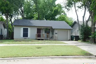 1304 S 19th St, Temple, TX 76504 - Photo 2
