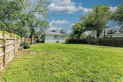 626 Saint Vincent Street, Gonzales, TX 78629 - Photo 14