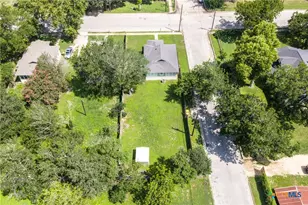 626 St Vincent St, Gonzales, TX 78629 - Photo 38
