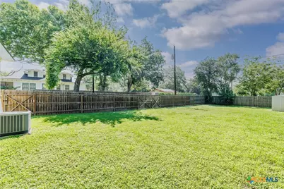 626 Saint Vincent Street, Gonzales, TX 78629 - Photo 10