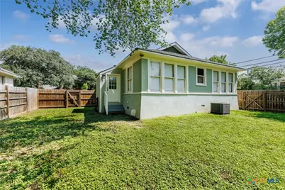 626 Saint Vincent Street, Gonzales, TX 78629 - Photo 8