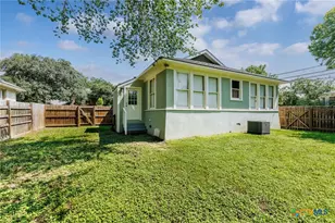 626 St Vincent St, Gonzales, TX 78629 - Photo 8