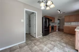 2237 Stoneleigh Dr, New Braunfels, TX 78130 - Photo 10