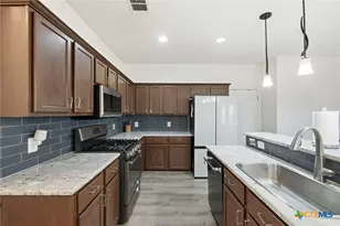 1410 Katie Lynch Dr, Pflugerville, TX 78660 - Photo 10