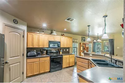 27 S Sherwood Drive, Belton, TX 76513 - Photo 8
