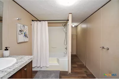 413 West Oaks Drive, Victoria, TX 77905 - Photo 20