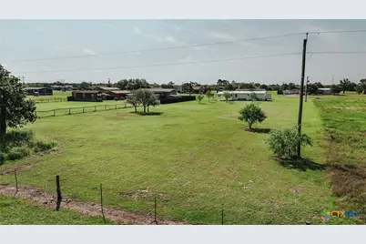 413 West Oaks Drive, Victoria, TX 77905 - Photo 24